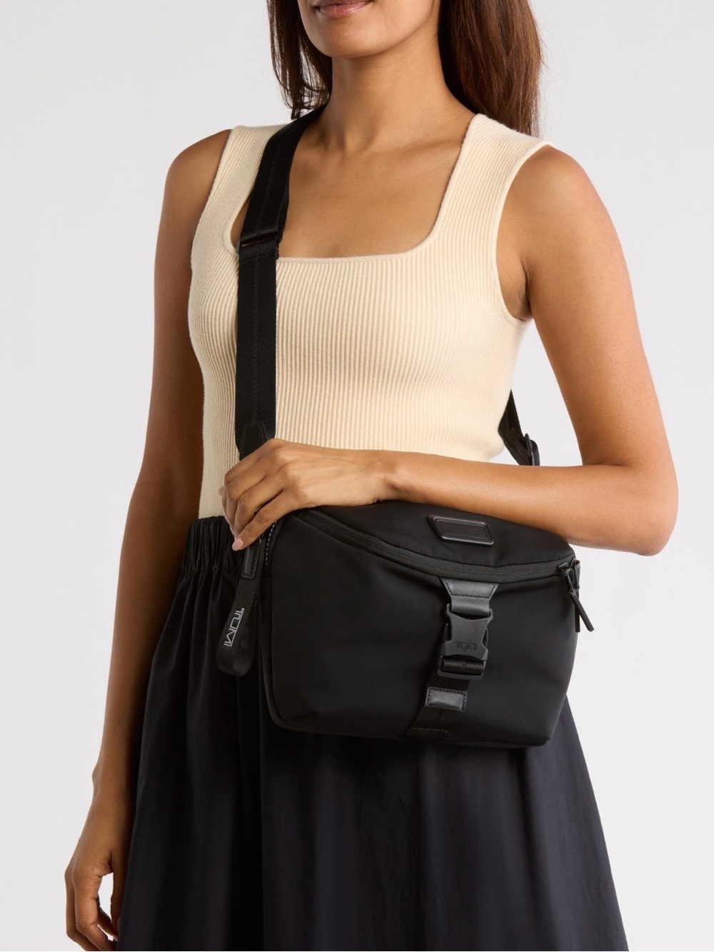 NWT TUMI TAHOE DUNLAP 12 IN NYLON CROSSBODY SLING WAIST PACK BAG SHOULDER Black